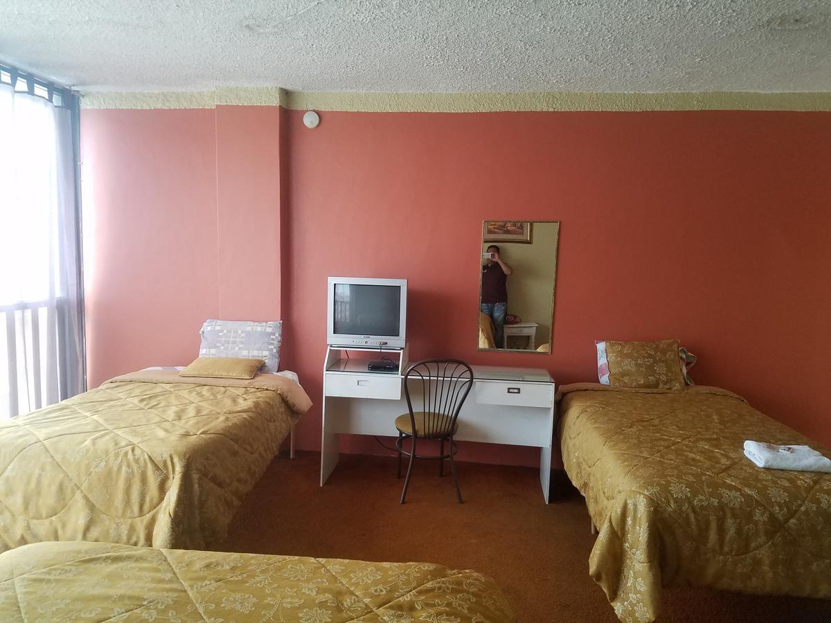 Hotel Las Americas Куенка Екстериор снимка